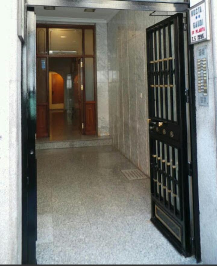 Hostal Gaudi — Photos 2